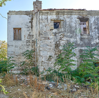 Ruins and old houses